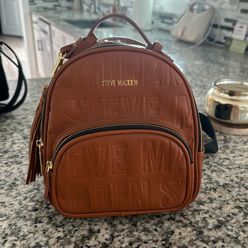 NWOT STEVE MADDEN MINI BACKPACK